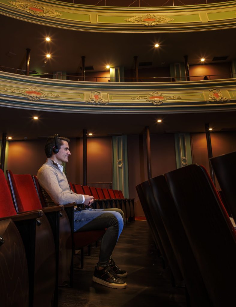 Auri-ontvanger bij theater de Spiegel